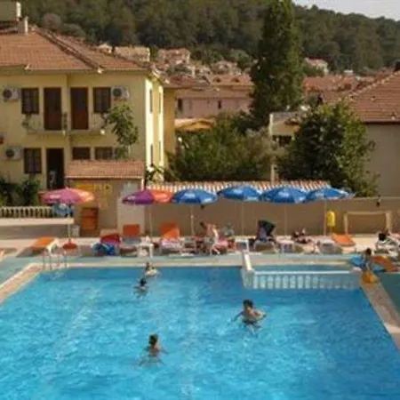 Carmina Hotell 3*