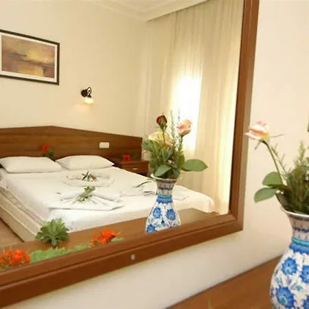 Carmina Hotell Öludeniz