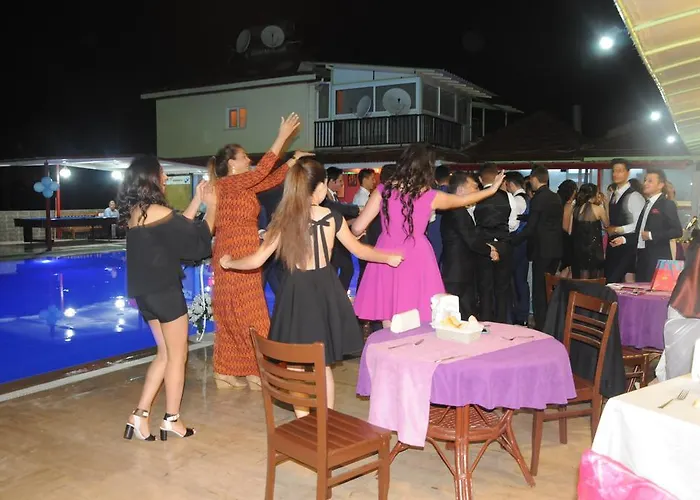 מלון Carmina 3*