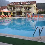 Otel Carmina 3*