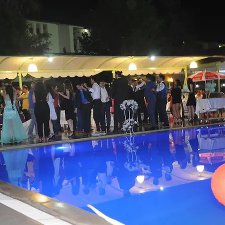 Carmina Hotel 3*