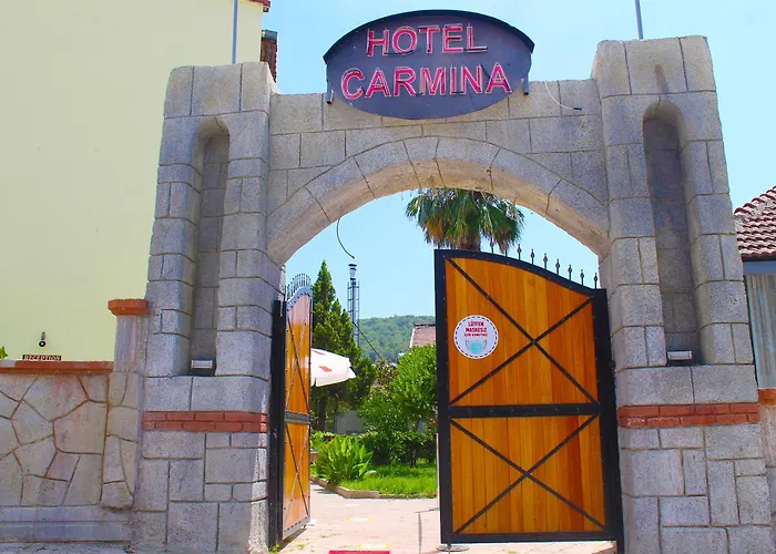 מלון Carmina