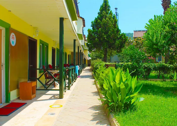 Carmina Hotel