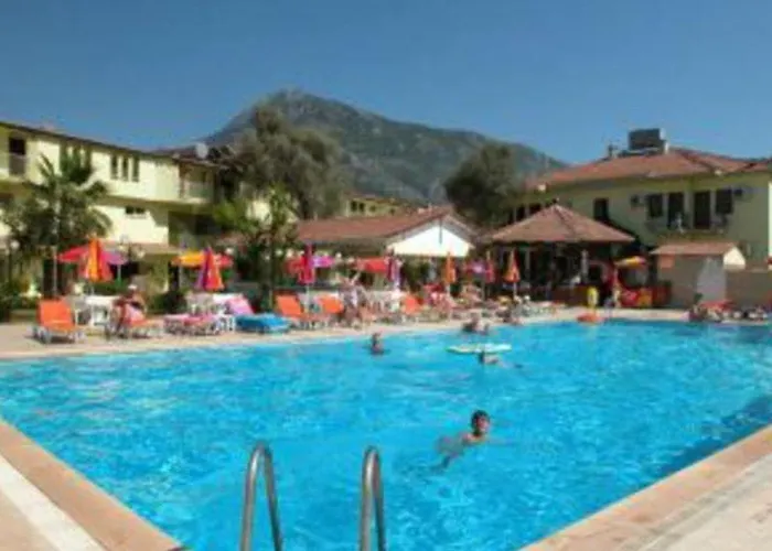 Carmina Hotel